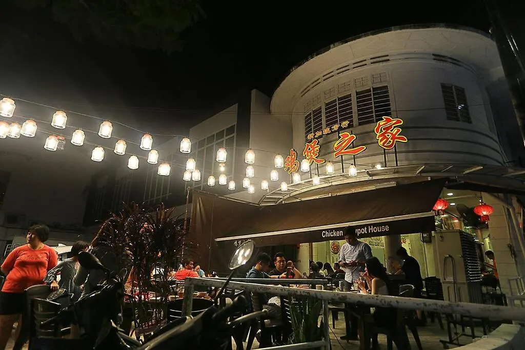 Navy Studio At Tropicana 218 At Central Location & Food Hunt Friendly George Town Apartmán