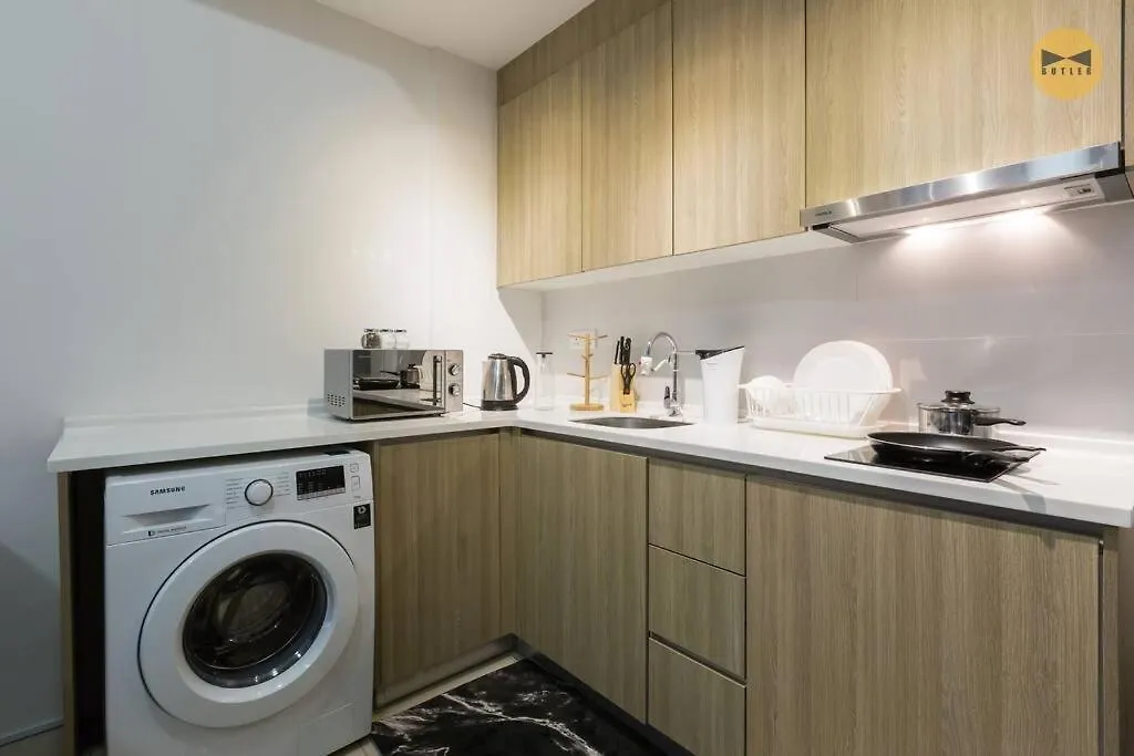 Navy Studio At Tropicana 218 At Central Location & Food Hunt Friendly George Town Daire